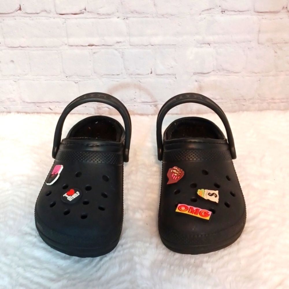 Croc Black‎ Woman's Sz8/   Mens 7 Comfort / Fleece Lined Sandals W/ 5 Gromits
